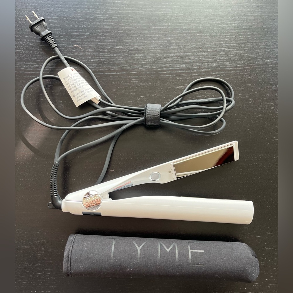 Limited edition Rodan + Fields Tyme Curling Iron